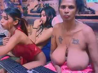 IndianVa's Live Sex Cam Show