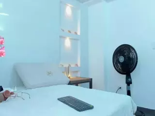 Zenda-Evans's Live Sex Cam Show
