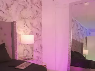 charlotte-harris's Live Sex Cam Show