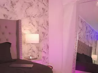 charlotte-harris's Live Sex Cam Show