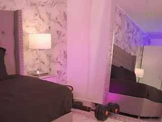 charlotte-harris's Live Sex Cam Show