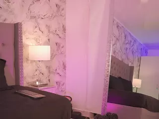 charlotte-harris's Live Sex Cam Show