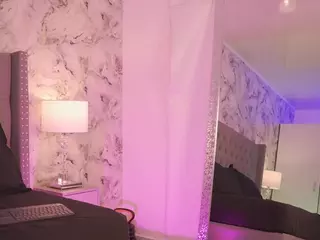 charlotte-harris's Live Sex Cam Show