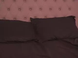 charlotte-harris's Live Sex Cam Show