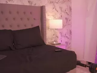 charlotte-harris's Live Sex Cam Show