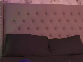 charlotte-harris's Live Sex Cam Show