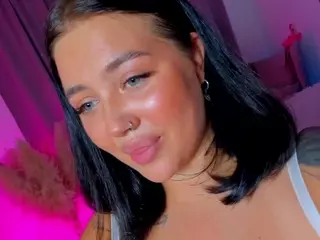 KylieLips's Live Sex Cam Show