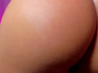 KylieLips's Live Sex Cam Show