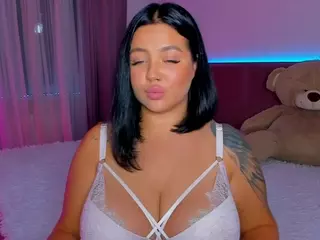 KylieLips's Live Sex Cam Show