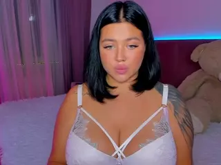 KylieLips's Live Sex Cam Show