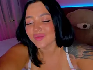 KylieLips's Live Sex Cam Show