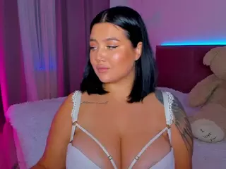 KylieLips's Live Sex Cam Show