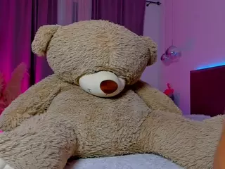 KylieLips's Live Sex Cam Show