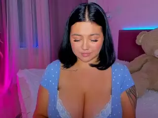 KylieLips's Live Sex Cam Show
