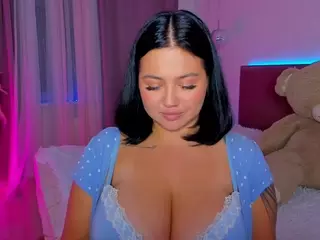 KylieLips's Live Sex Cam Show