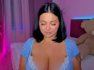 KylieLips's Live Sex Cam Show