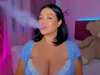 KylieLips's Live Sex Cam Show