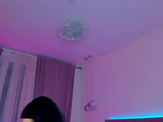 KylieLips's Live Sex Cam Show
