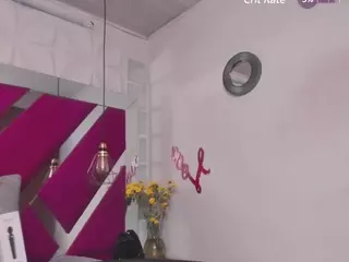 Penelope-titts's Live Sex Cam Show