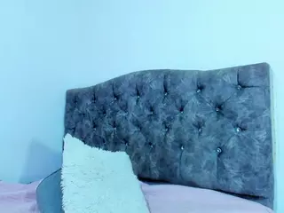 leah-thompson's Live Sex Cam Show