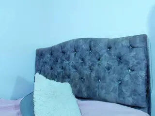 leah-thompson's Live Sex Cam Show