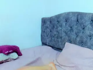 leah-thompson's Live Sex Cam Show