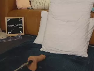 TaylorLove303's Live Sex Cam Show