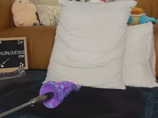 TaylorLove303's Live Sex Cam Show