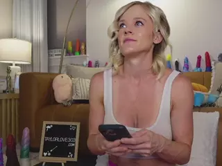 TaylorLove303's Live Sex Cam Show