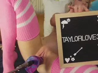 TaylorLove303's Live Sex Cam Show
