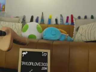 TaylorLove303's Live Sex Cam Show