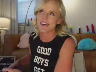 TaylorLove303's Live Sex Cam Show