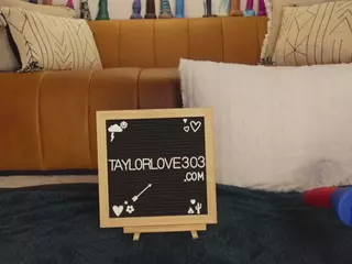 TaylorLove303's Live Sex Cam Show