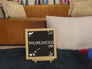 TaylorLove303's Live Sex Cam Show