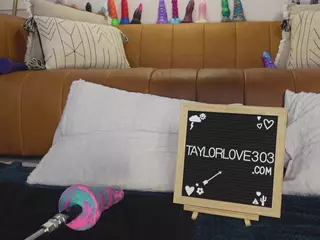 TaylorLove303's Live Sex Cam Show