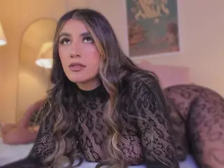 Anneee's Live Sex Cam Show