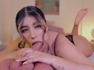 Anneee's Live Sex Cam Show