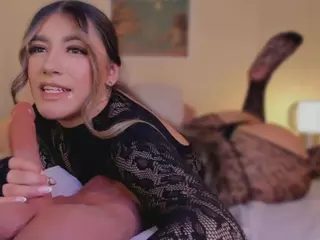 Anneee's Live Sex Cam Show