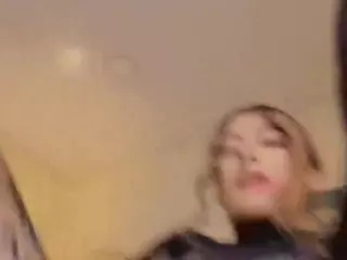 Anneee's Live Sex Cam Show