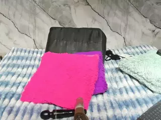 Niyirey's Live Sex Cam Show