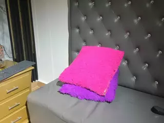 Niyirey's Live Sex Cam Show