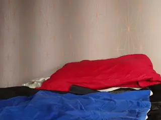 zoe-12's Live Sex Cam Show