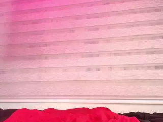zoe-12's Live Sex Cam Show