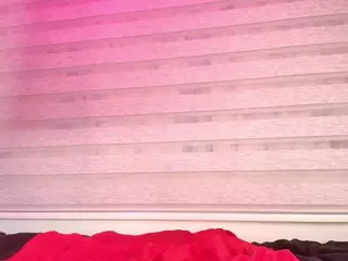 zoe-12's Live Sex Cam Show