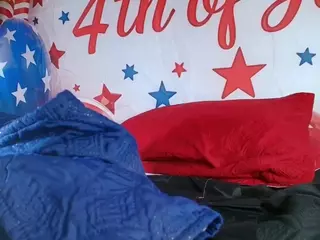 zoe-12's Live Sex Cam Show