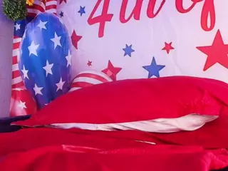 zoe-12's Live Sex Cam Show