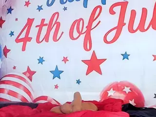 zoe-12's Live Sex Cam Show