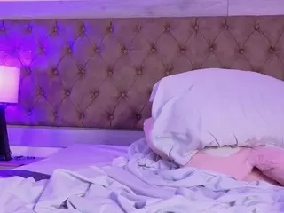 Linoshka's Live Sex Cam Show