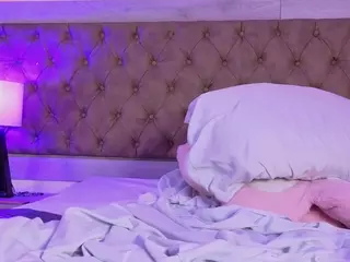 Linoshka's Live Sex Cam Show