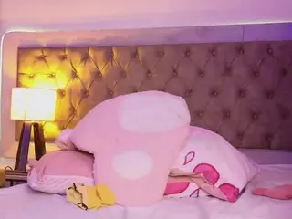 Linoshka's Live Sex Cam Show